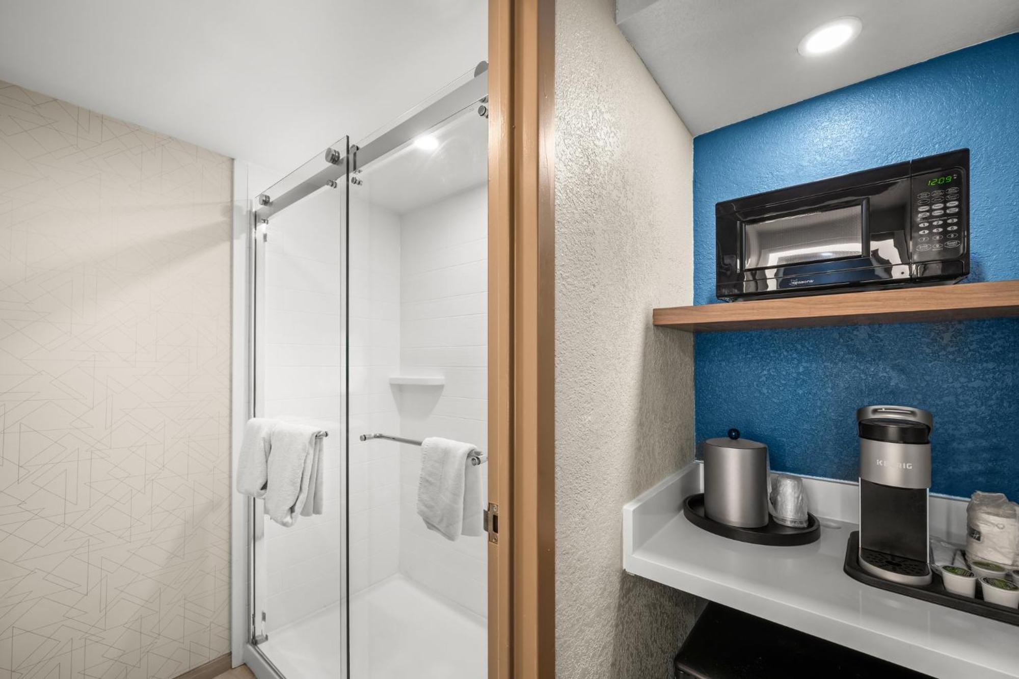Holiday Inn Express Boston North-Woburn By Ihg Exterior foto