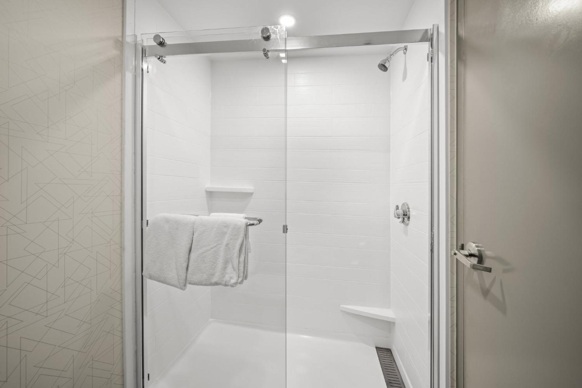 Holiday Inn Express Boston North-Woburn By Ihg Exterior foto